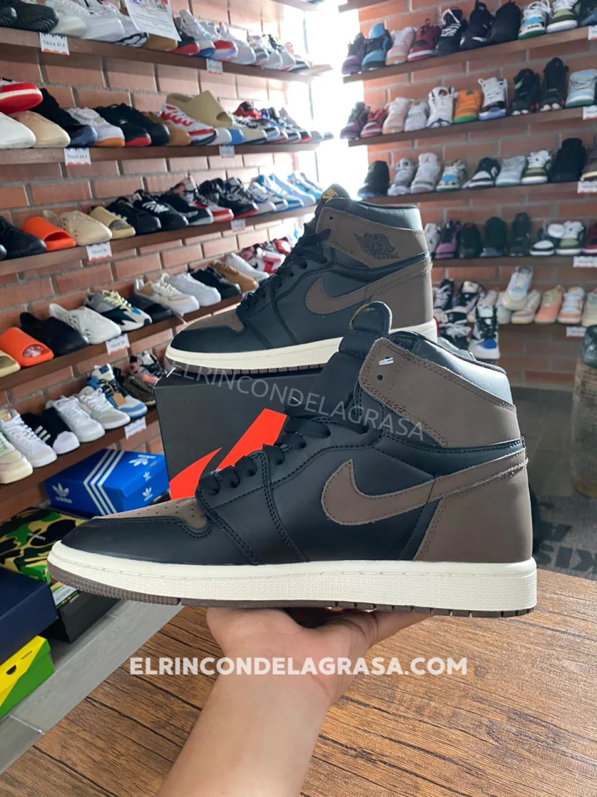 Jordan 1 Palomino Sneakers