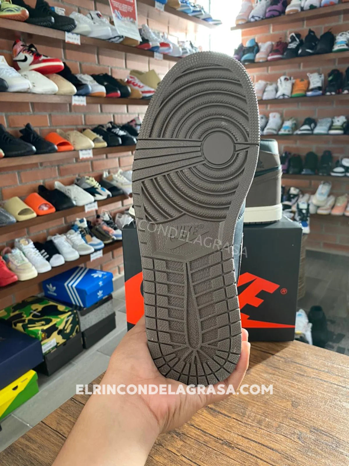 Jordan 1 Palomino Sneakers