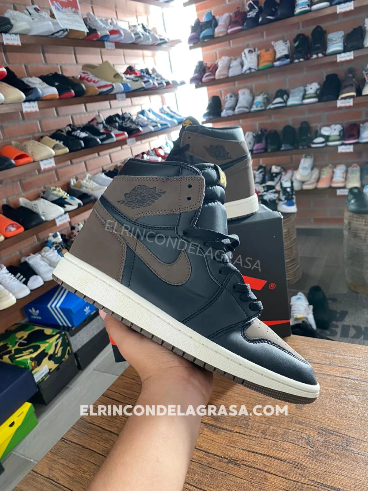 Jordan 1 Palomino Sneakers