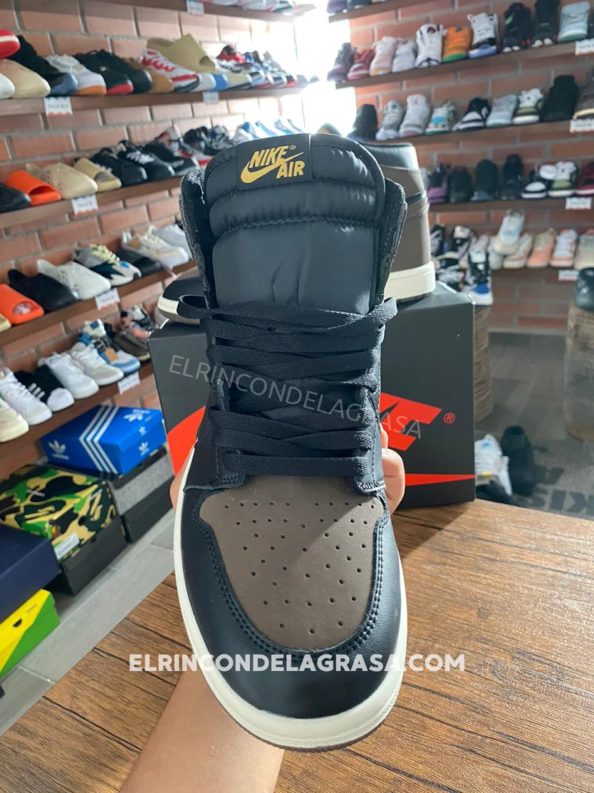 Jordan 1 Palomino Sneakers