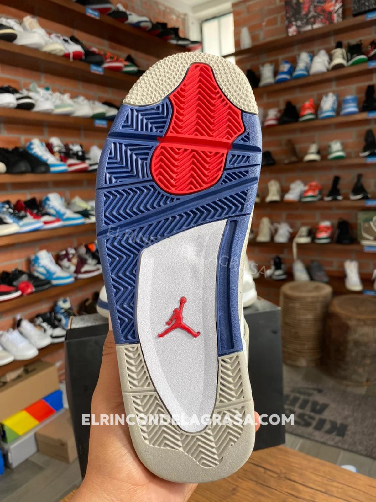 Jordan 4 Midnight Navy Sneakers