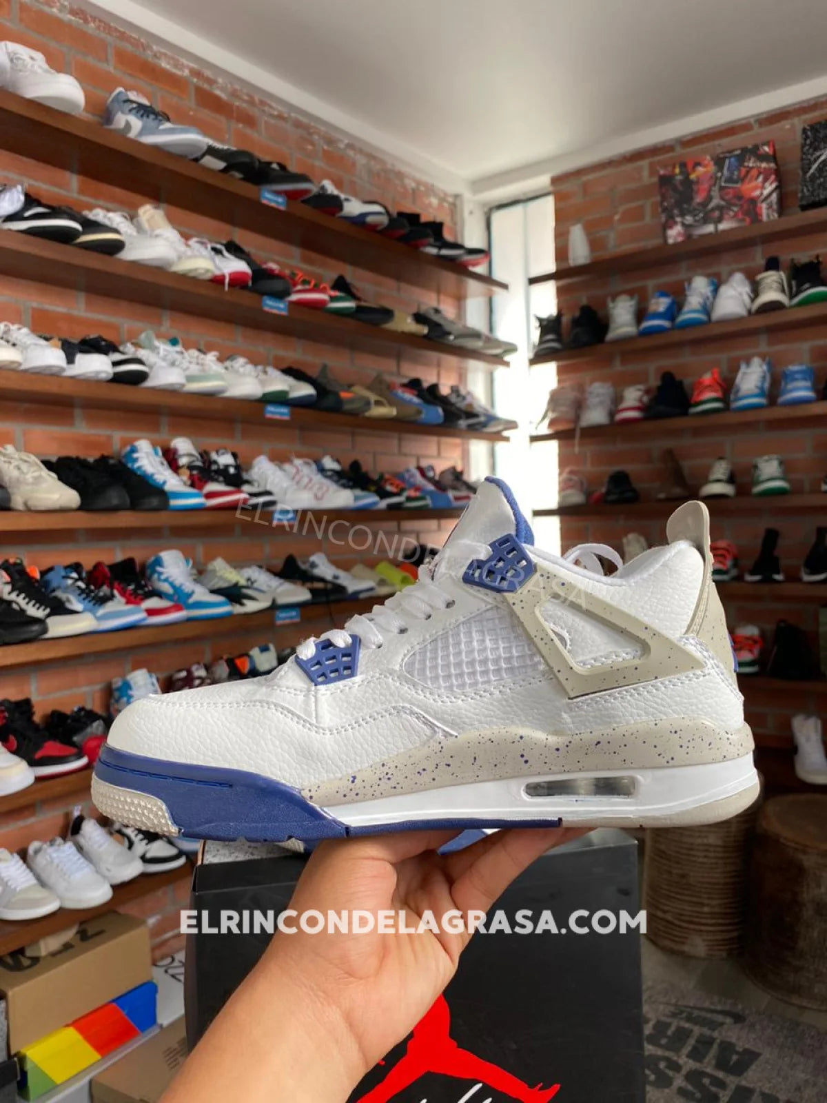 Jordan 4 Midnight Navy Sneakers