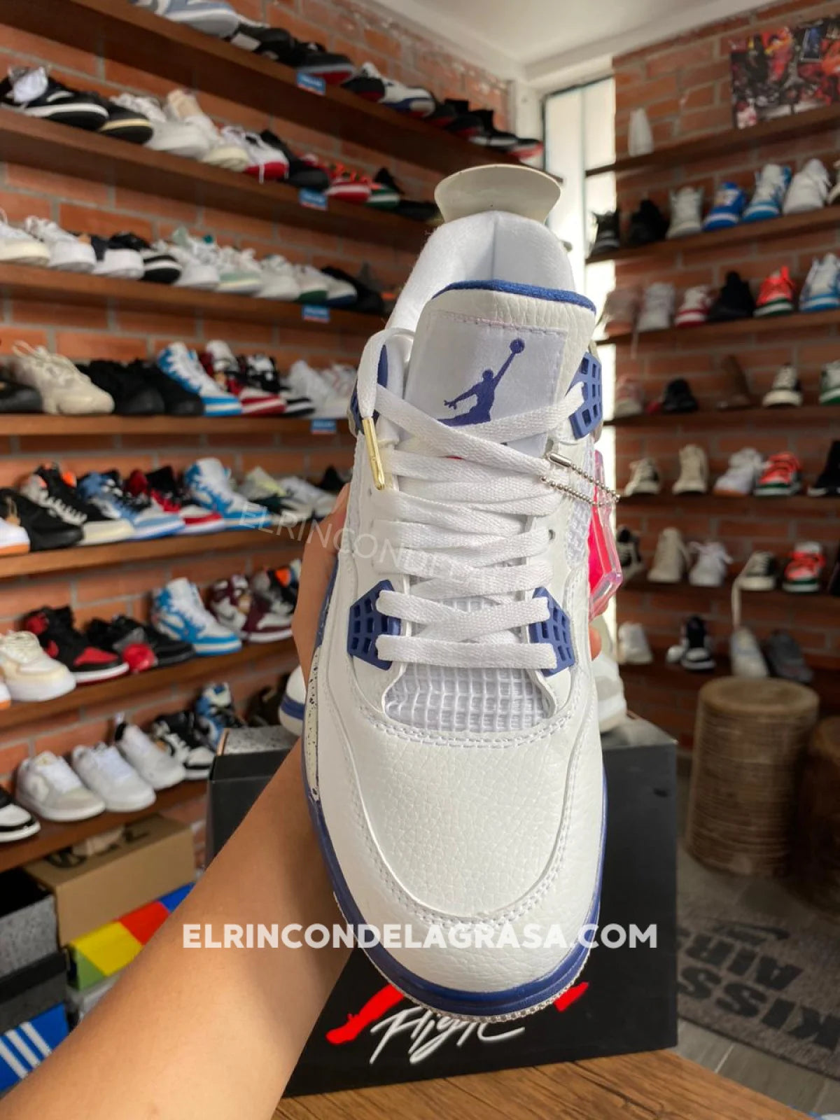 Jordan 4 Midnight Navy Sneakers