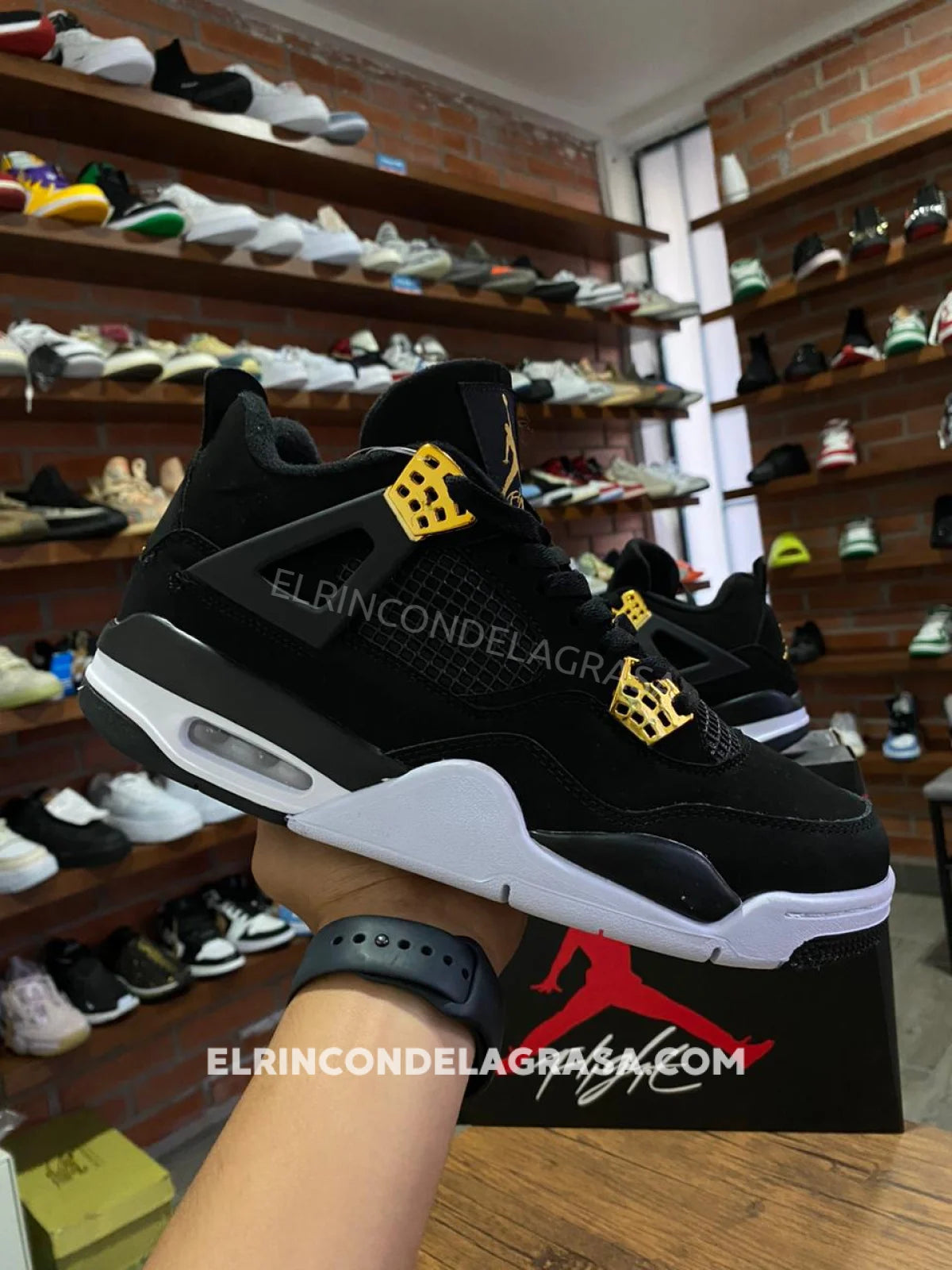 Jordan 4 Royalty Sneakers