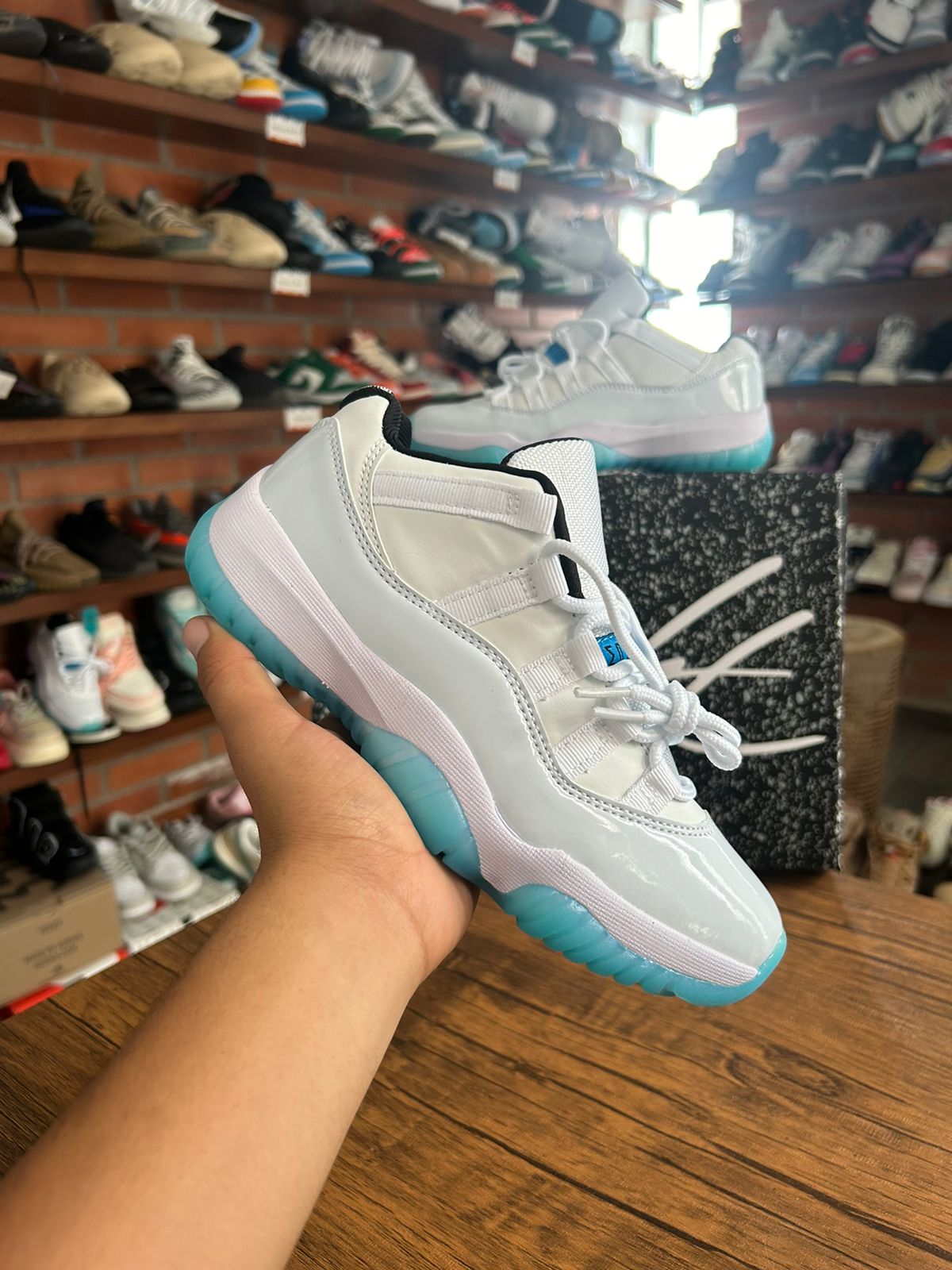 Jordan 11 Legend Blue Low