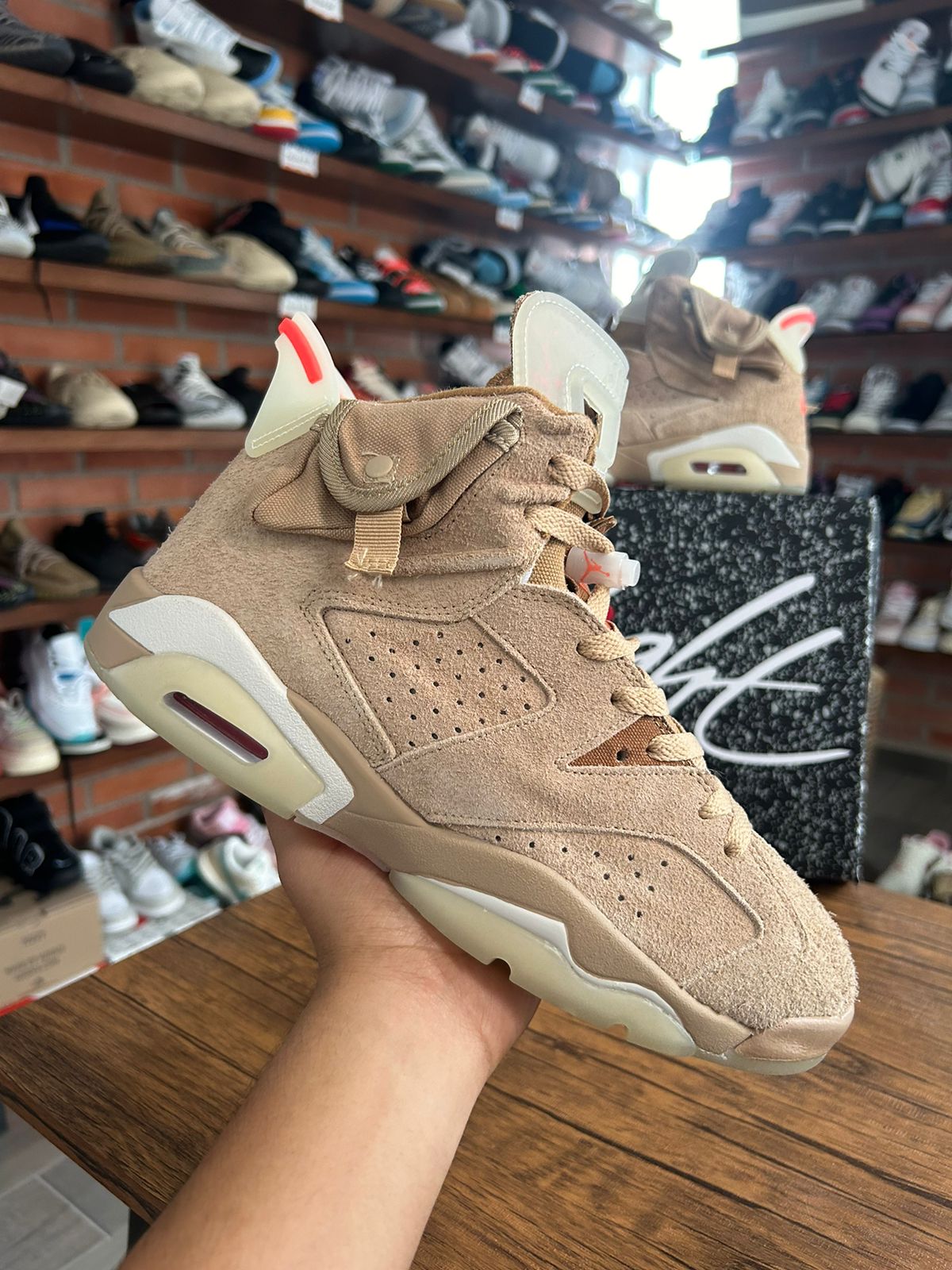 Jordan 6 Travis Scott Cafe