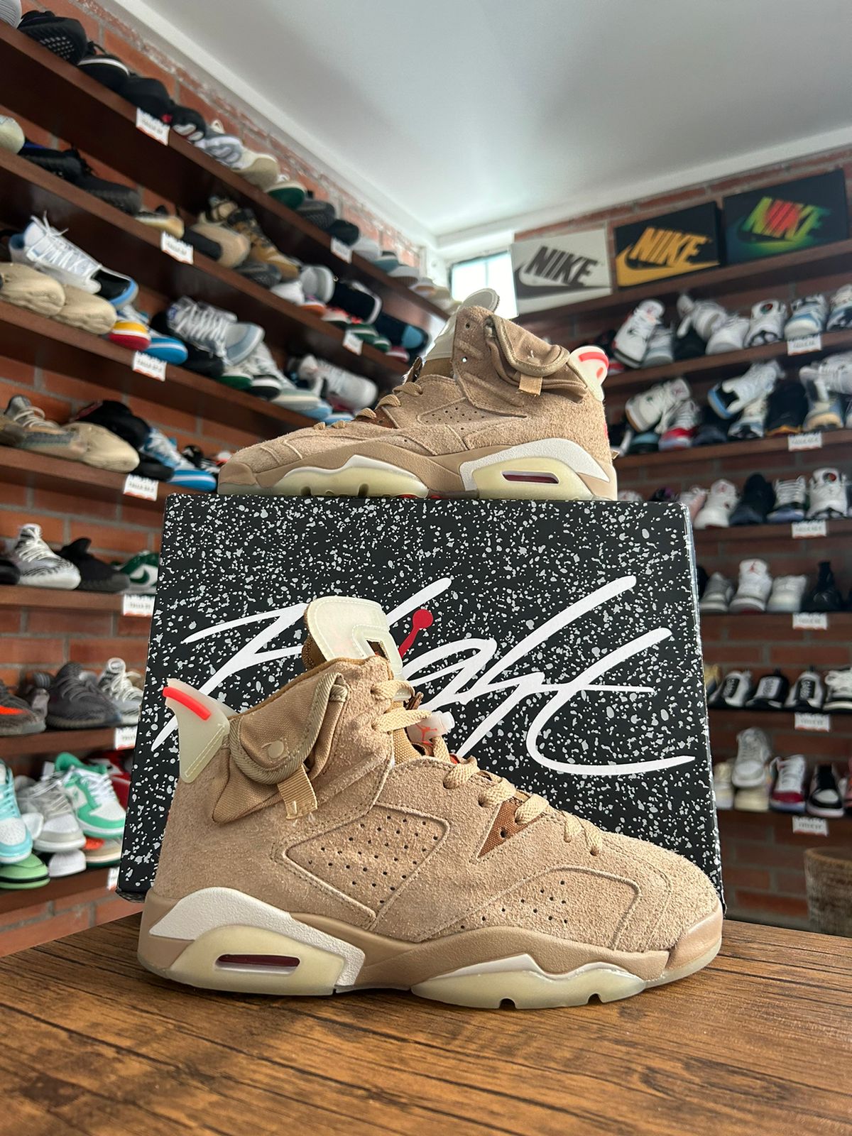 Jordan 6 Travis Scott Cafe