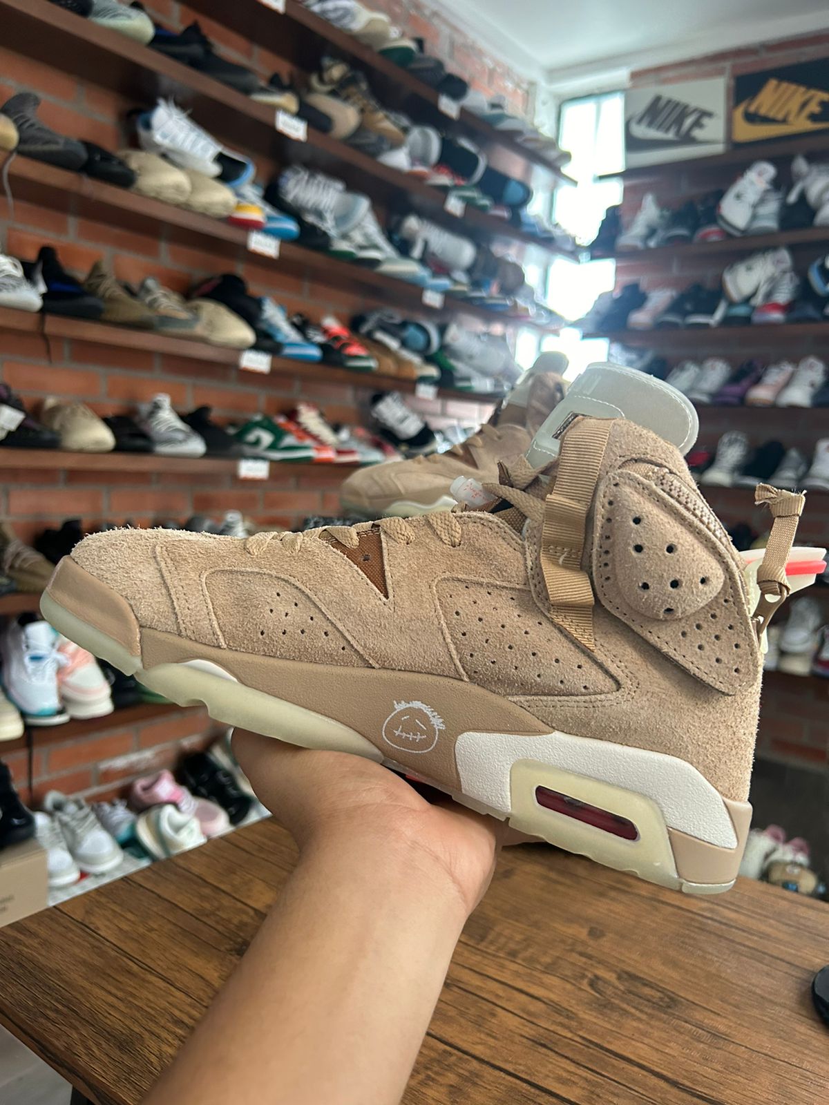 Jordan 6 Travis Scott Cafe