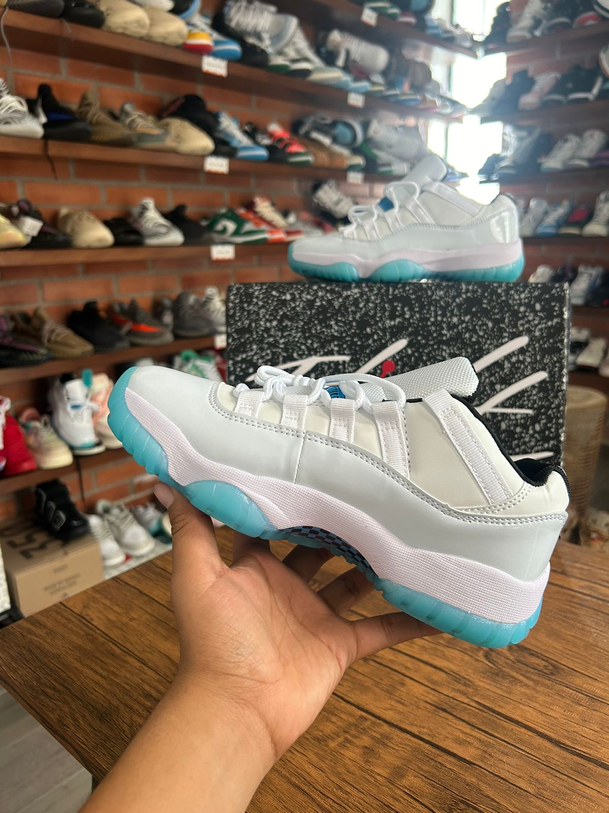 Jordan 11 Legend Blue Low