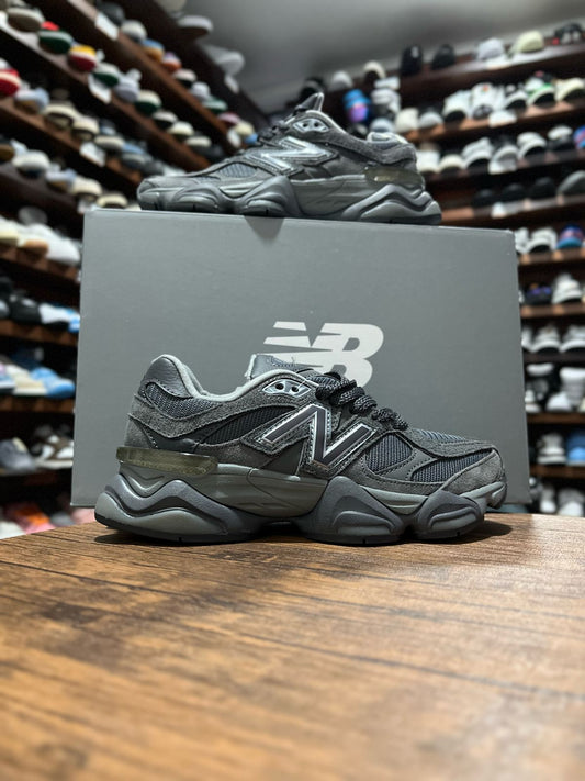 New Balance 9060 Grey