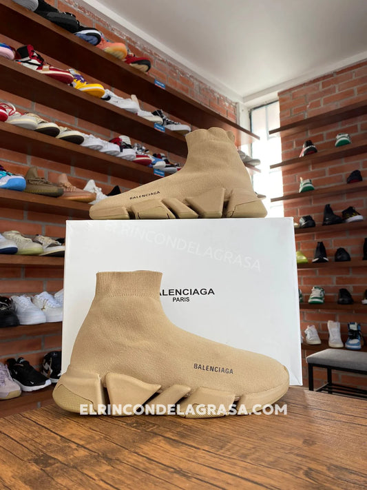 Balenciaga Speed Cafe Claro Sneakers