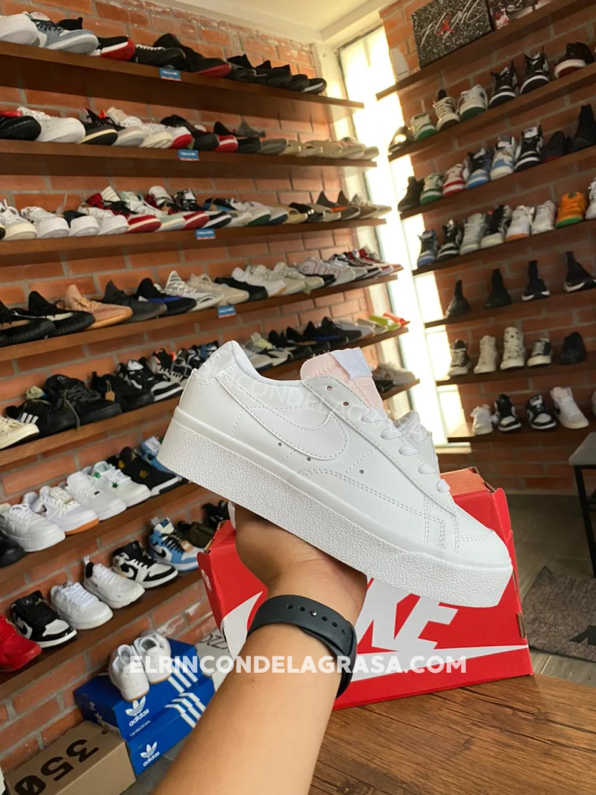 Blazer Low White Sneakers