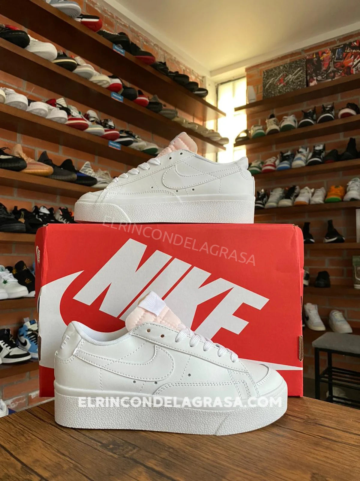 Blazer Low White Sneakers