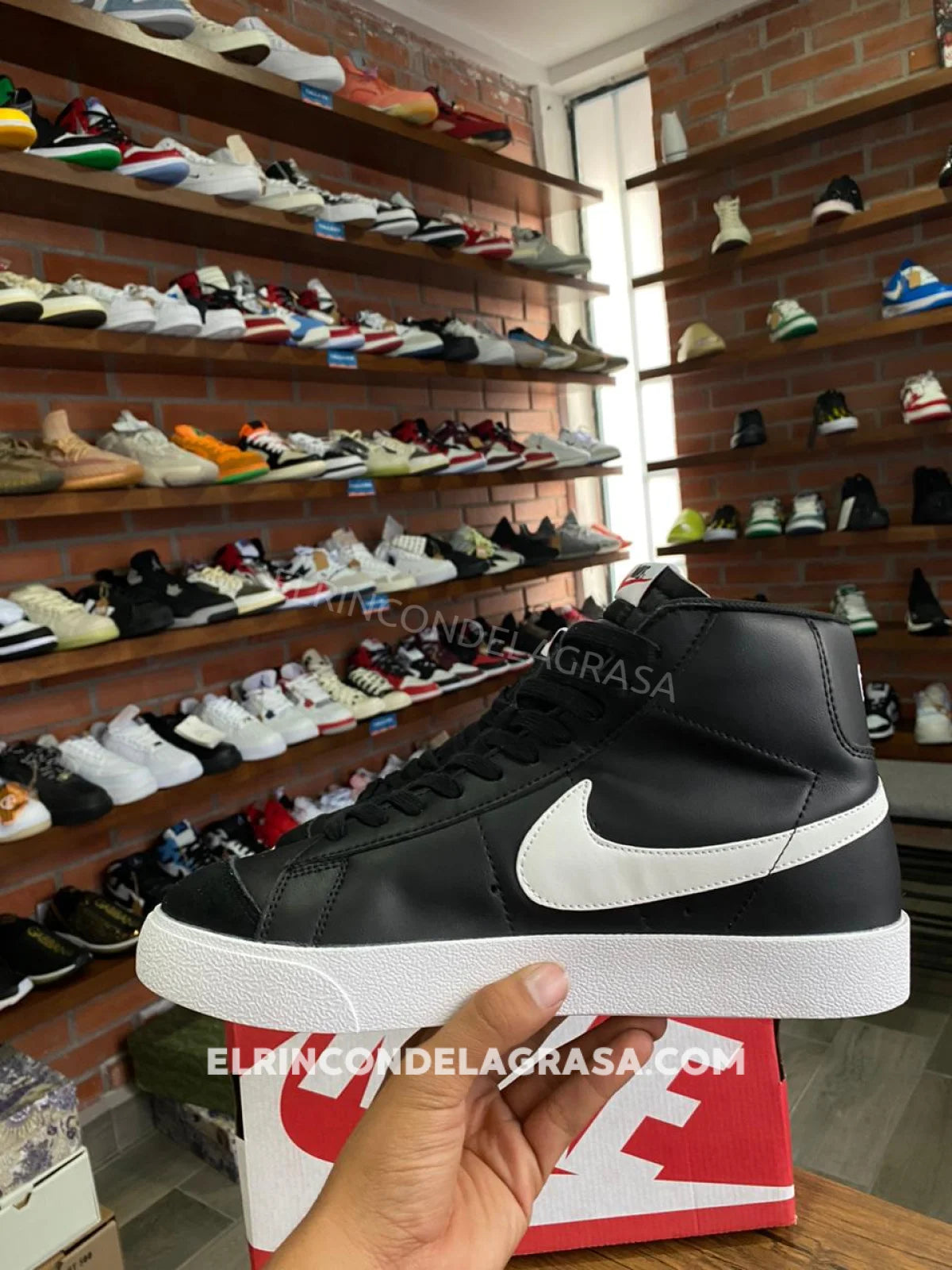 Blazer Negro Sneakers