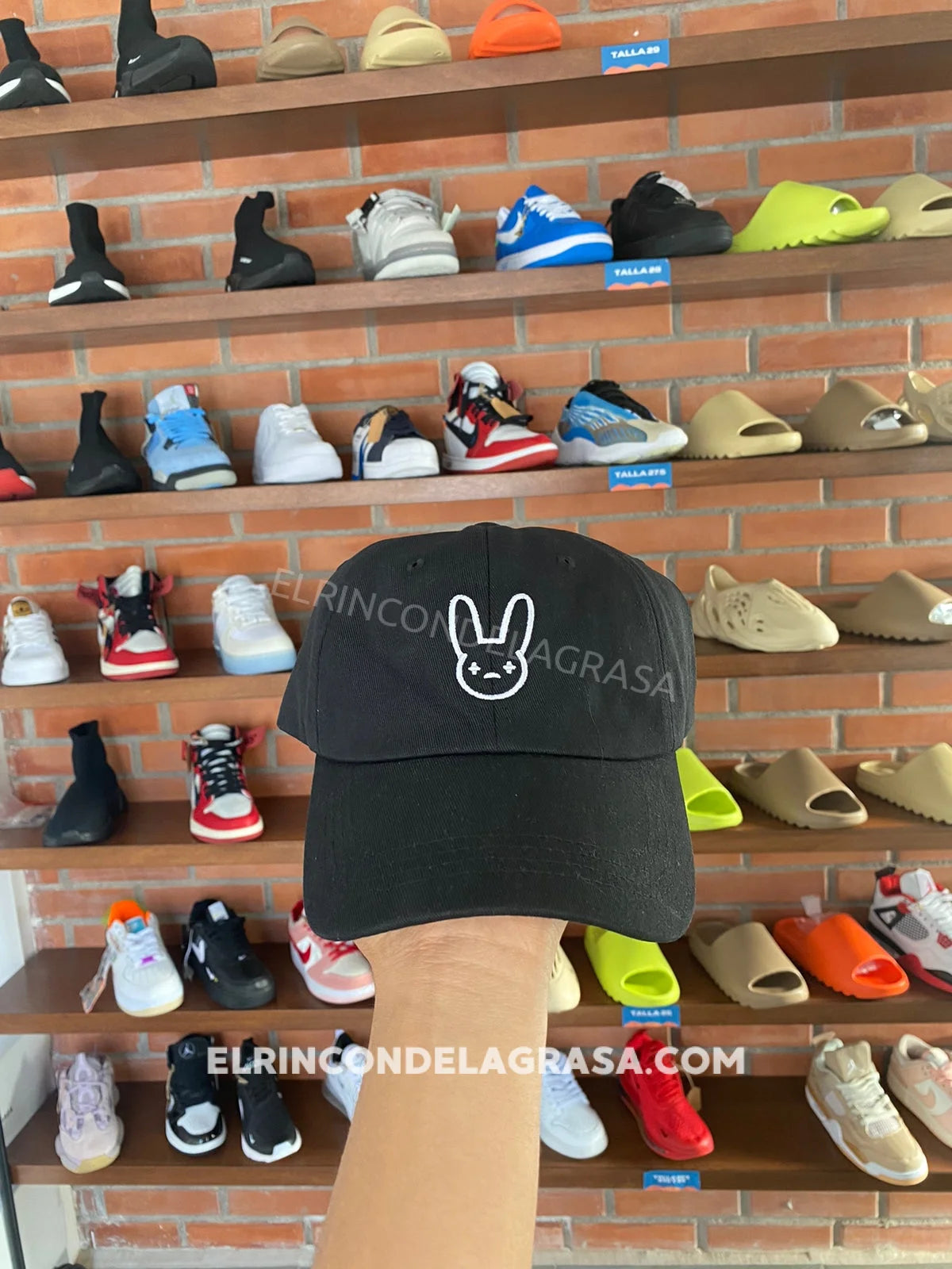 Gorra Bad Bunny Negro