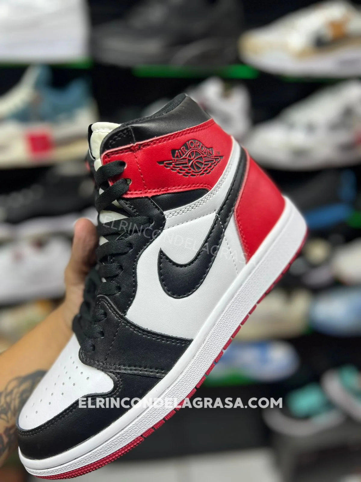 Jordan 1 Black Toe Sneakers