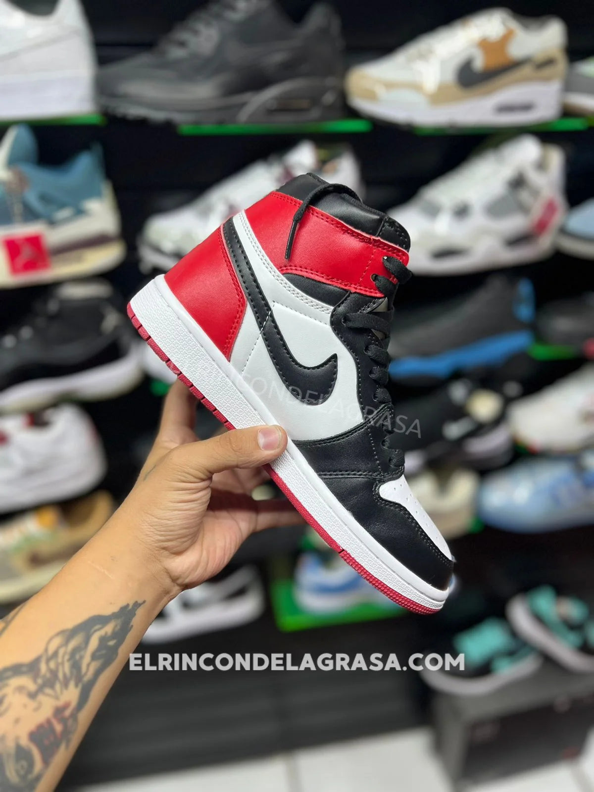 Jordan 1 Black Toe Sneakers