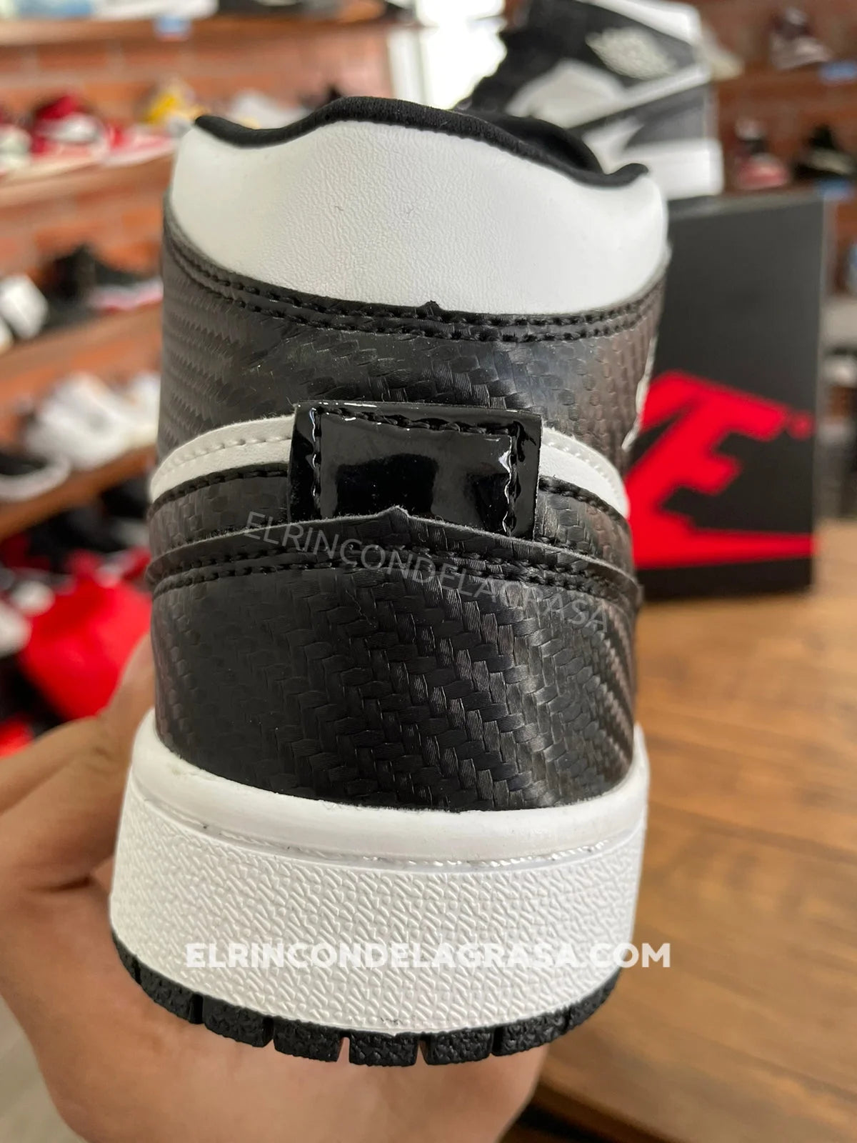 Jordan 1 Carbon Fiber Sneakers