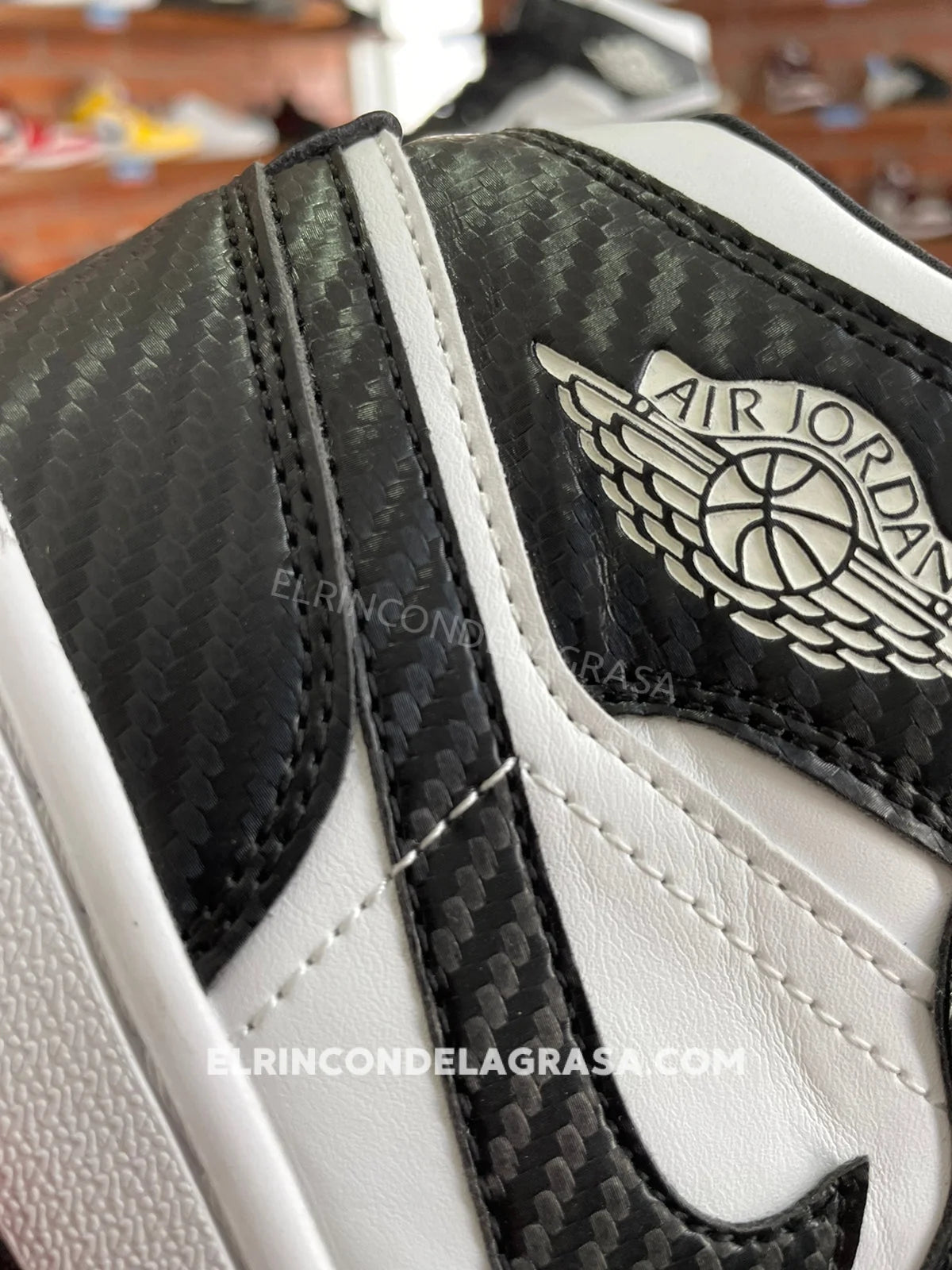 Jordan 1 Carbon Fiber Sneakers