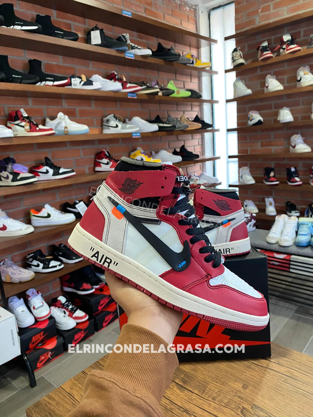 Jordan 1 Chicago Off White Sneakers