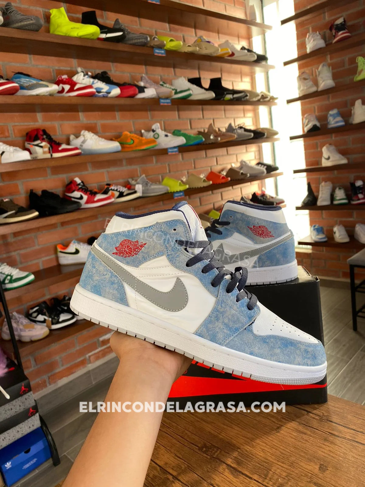 Jordan 1 Mid French Blue Sneakers