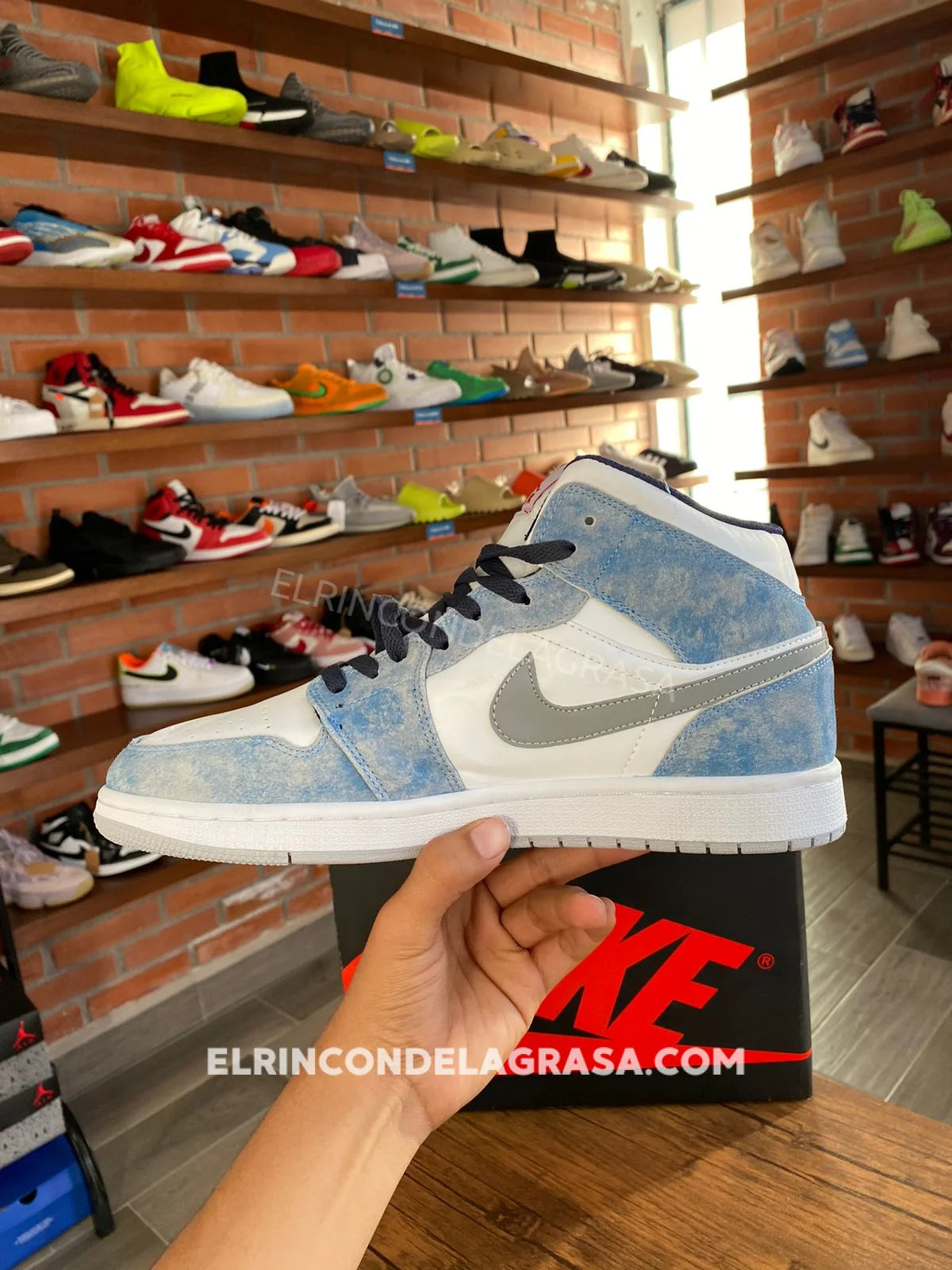 Jordan 1 Mid French Blue Sneakers