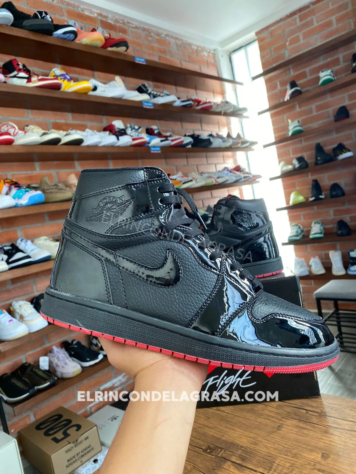 Jordan 1 Negro Charol Sneakers