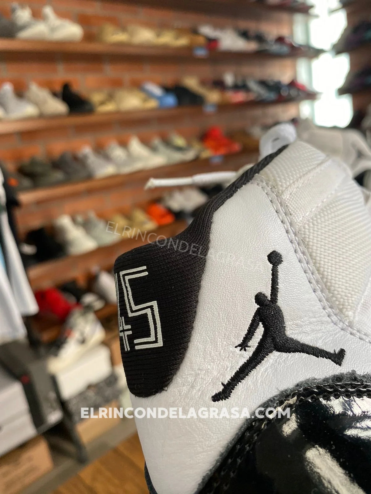 Jordan 11 Concord Sneakers