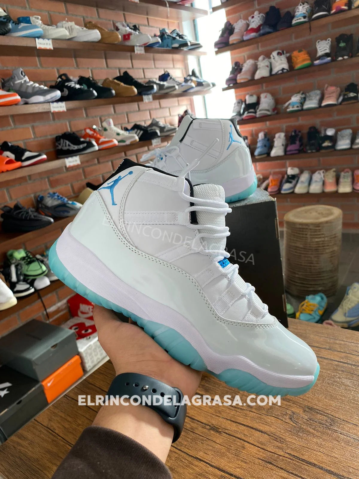 Jordan 11 Legend Blue Sneakers