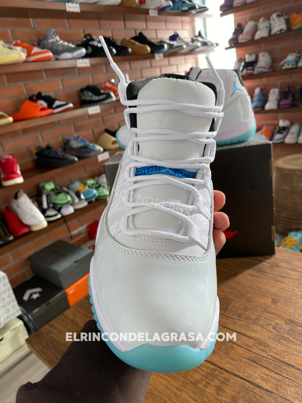 Jordan 11 Legend Blue Sneakers