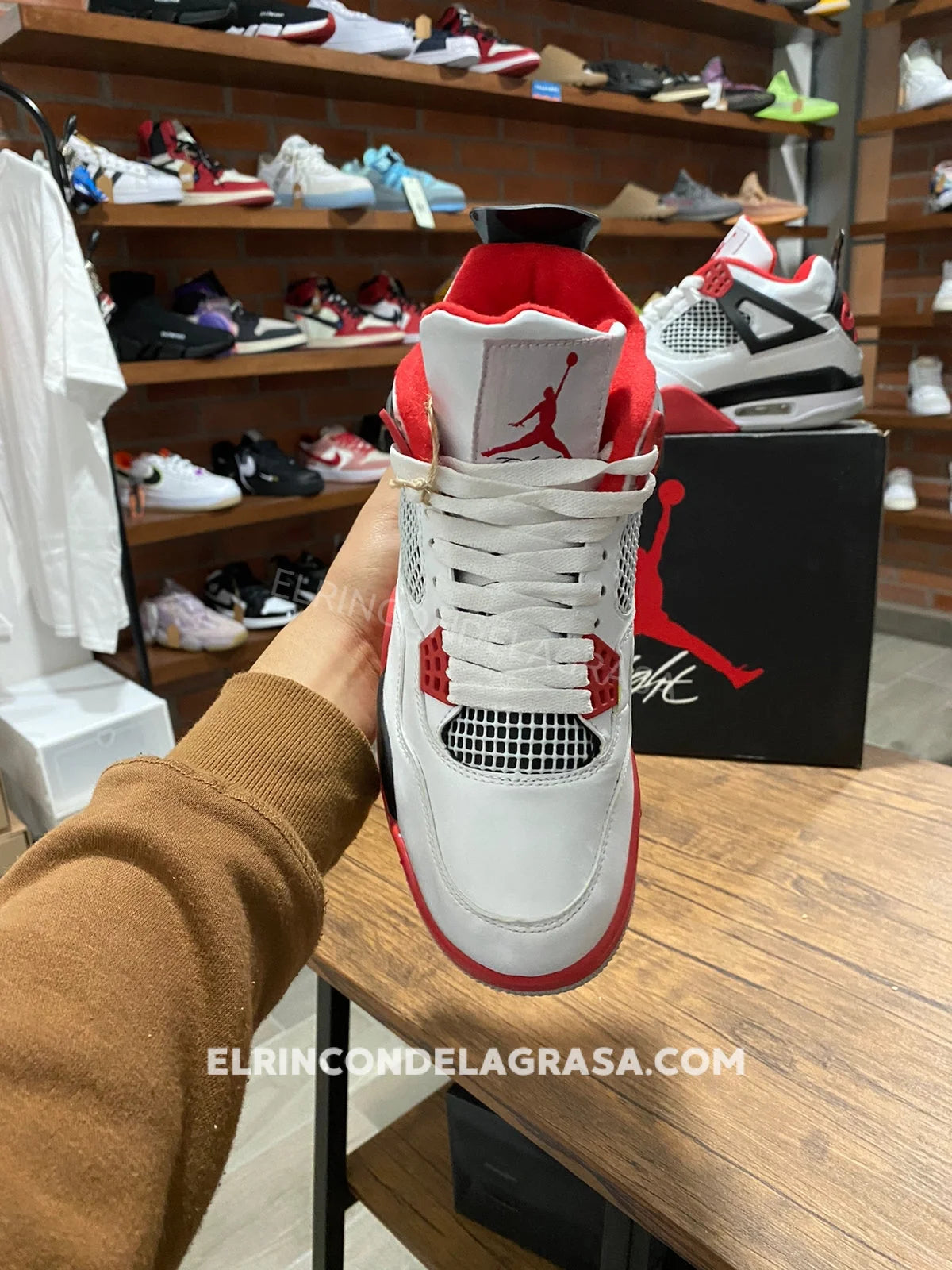 Jordan 4 Fire Red Sneakers