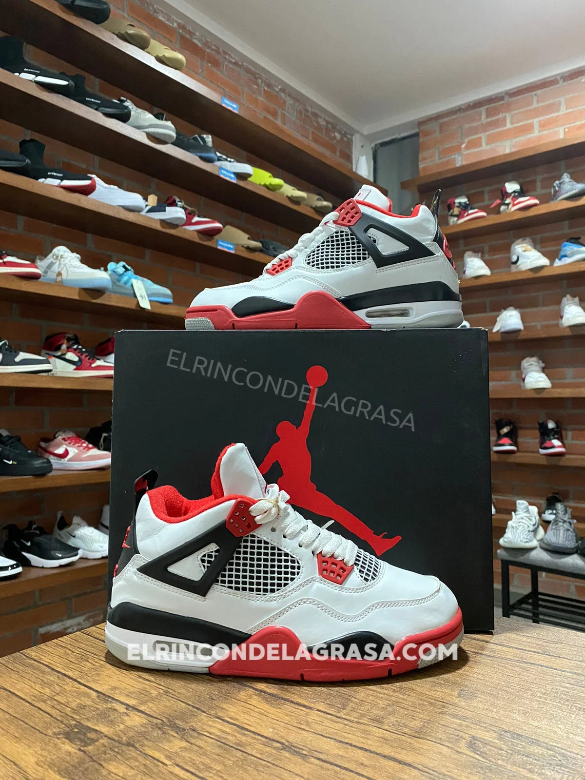 Jordan 4 Fire Red Sneakers