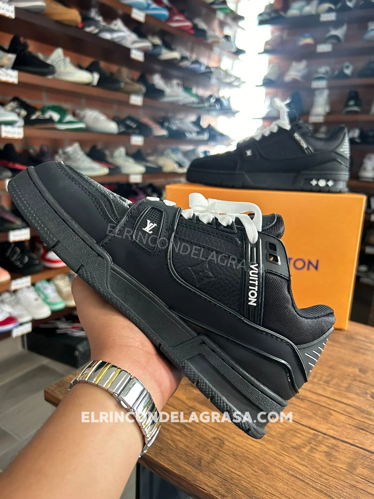 Loui Vuitton Trainer Total Black Sneakers