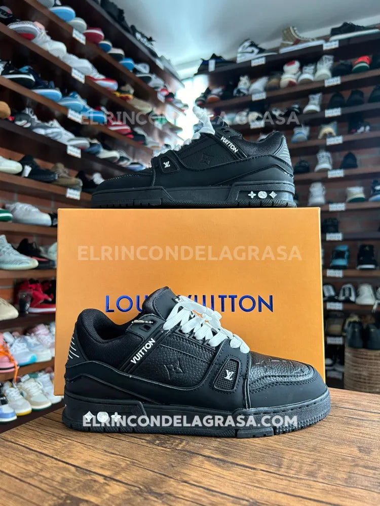 Loui Vuitton Trainer Total Black Sneakers