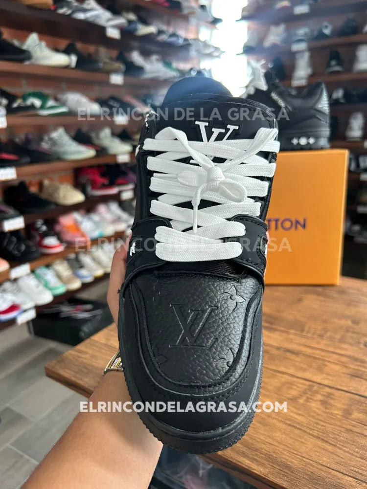 Loui Vuitton Trainer Total Black Sneakers