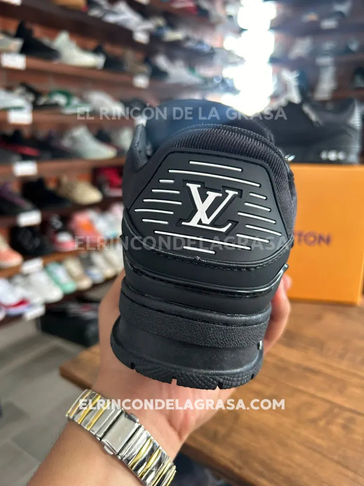 Loui Vuitton Trainer Total Black Sneakers