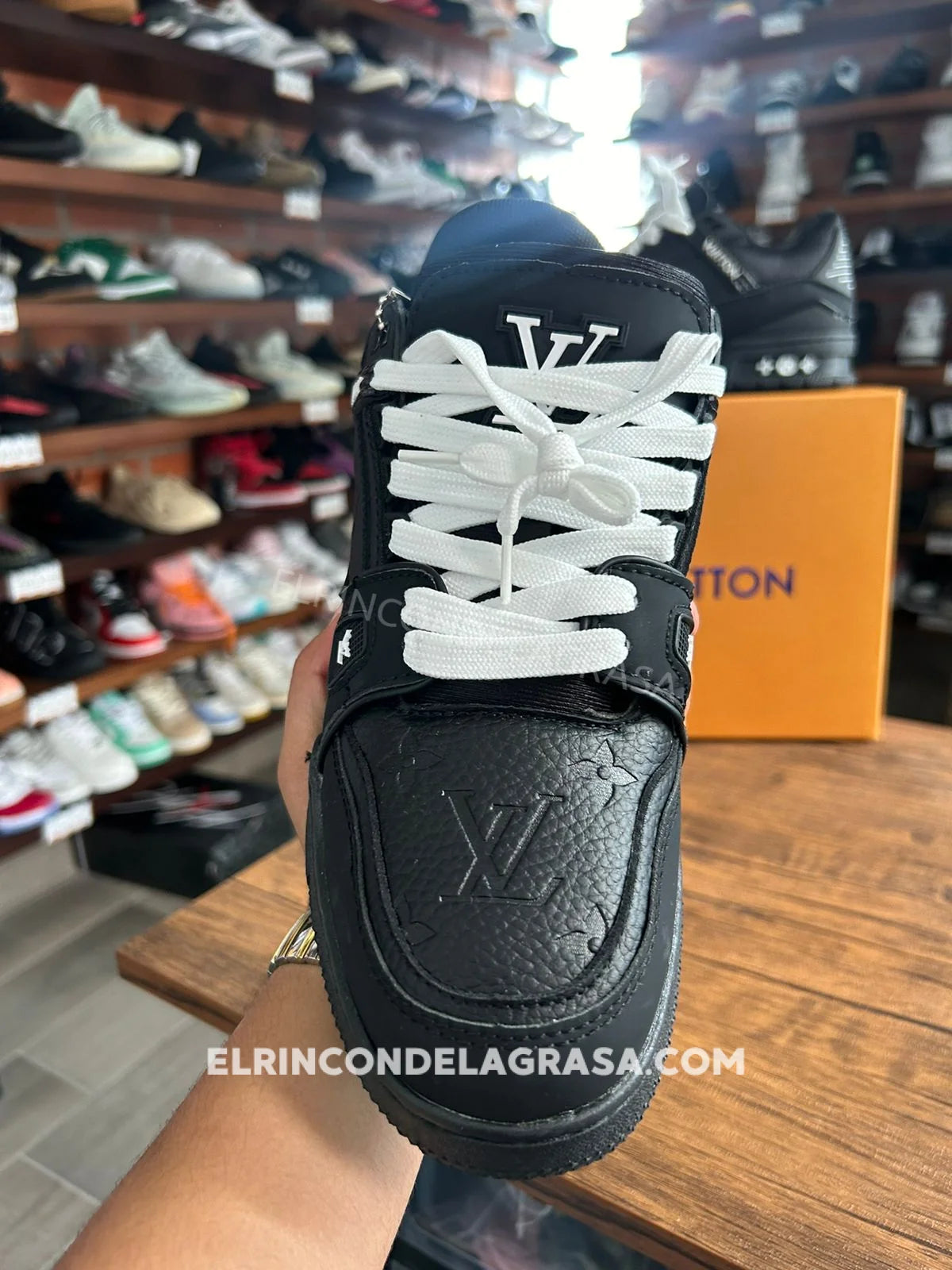 Loui Vuitton Trainer Total Black Sneakers