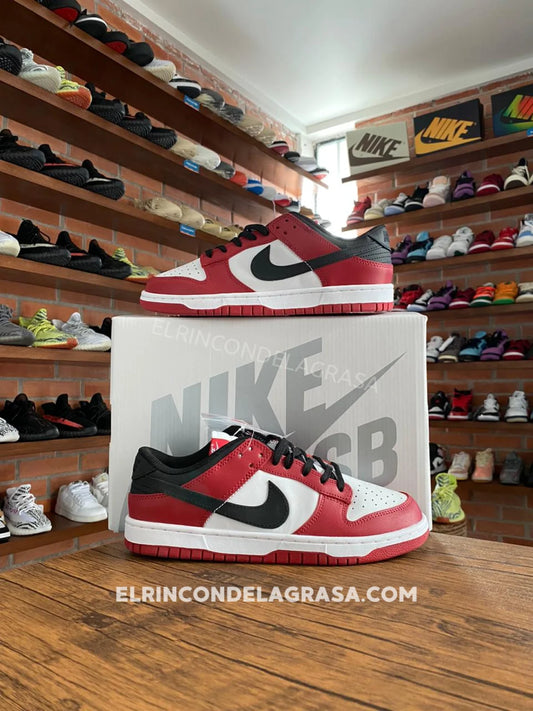 Nike Dunk Chicago Sneakers