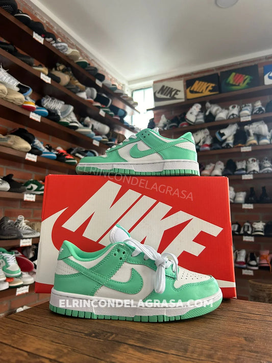 Nike Dunk Low Jade Sneakers