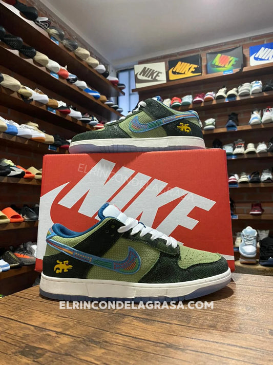 Nike Sb Dunk Siempre En Familia Sneakers