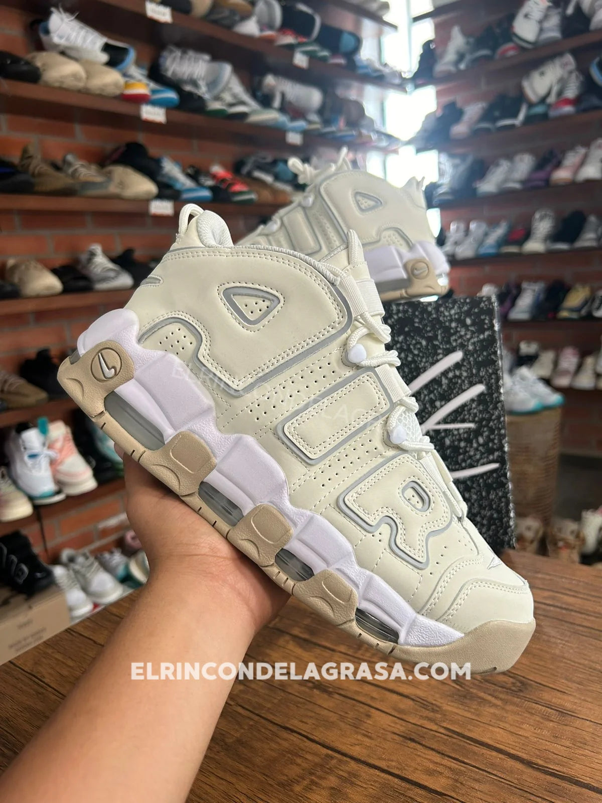 Nike Uptempo Pipen Bone Sneakers