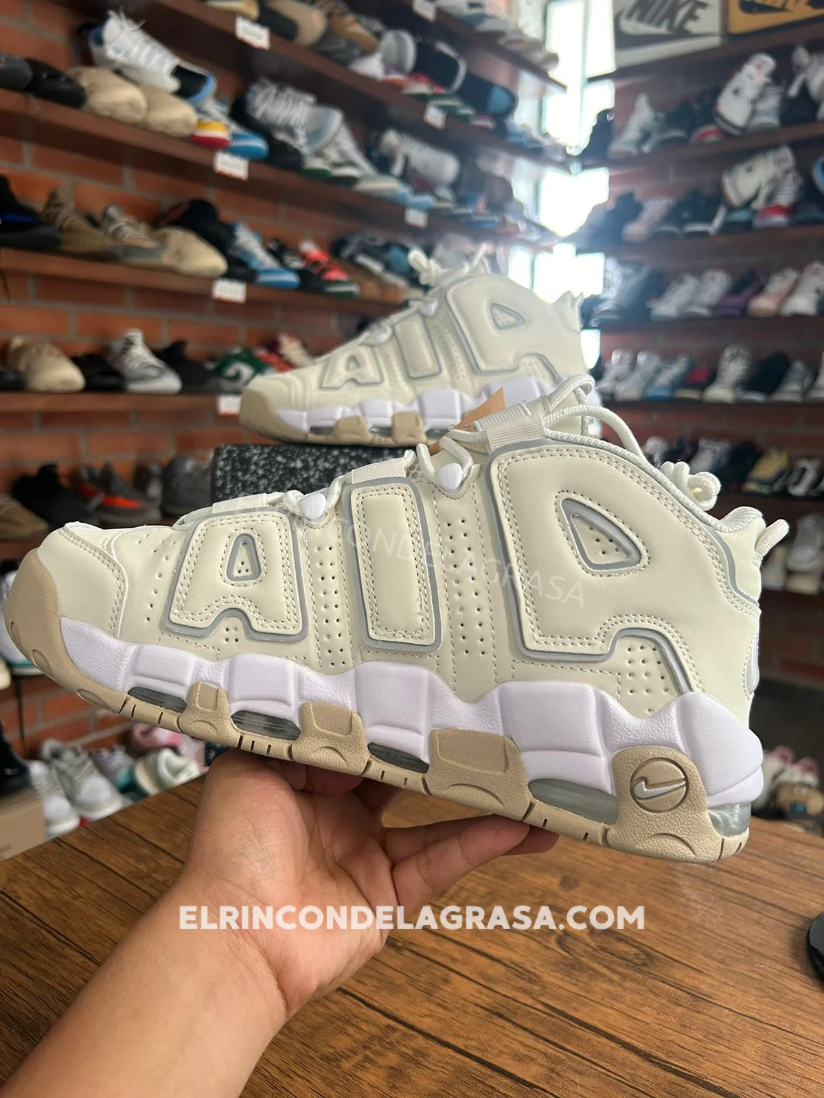 Nike Uptempo Pipen Bone Sneakers