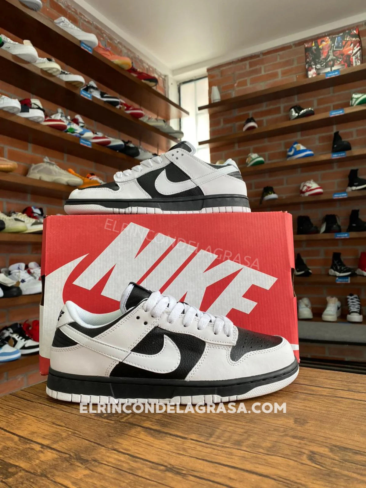 Sb Dunk Panda Reverse Sneakers