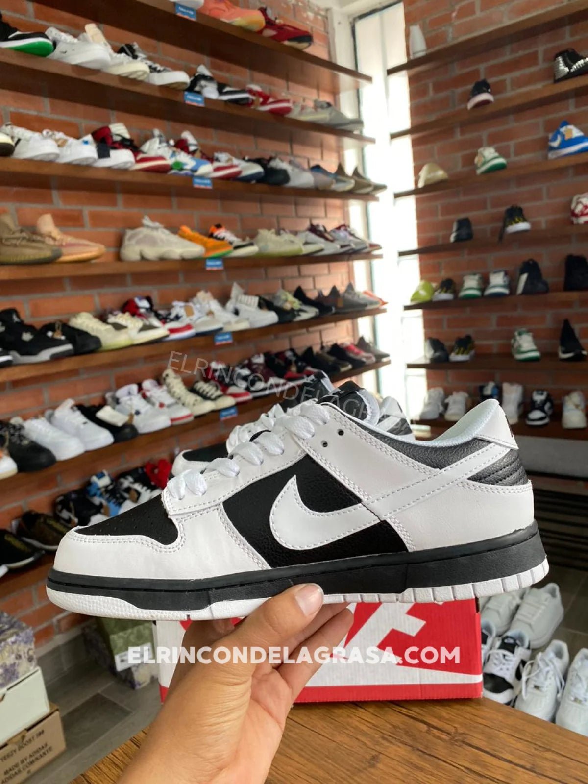 Sb Dunk Panda Reverse Sneakers