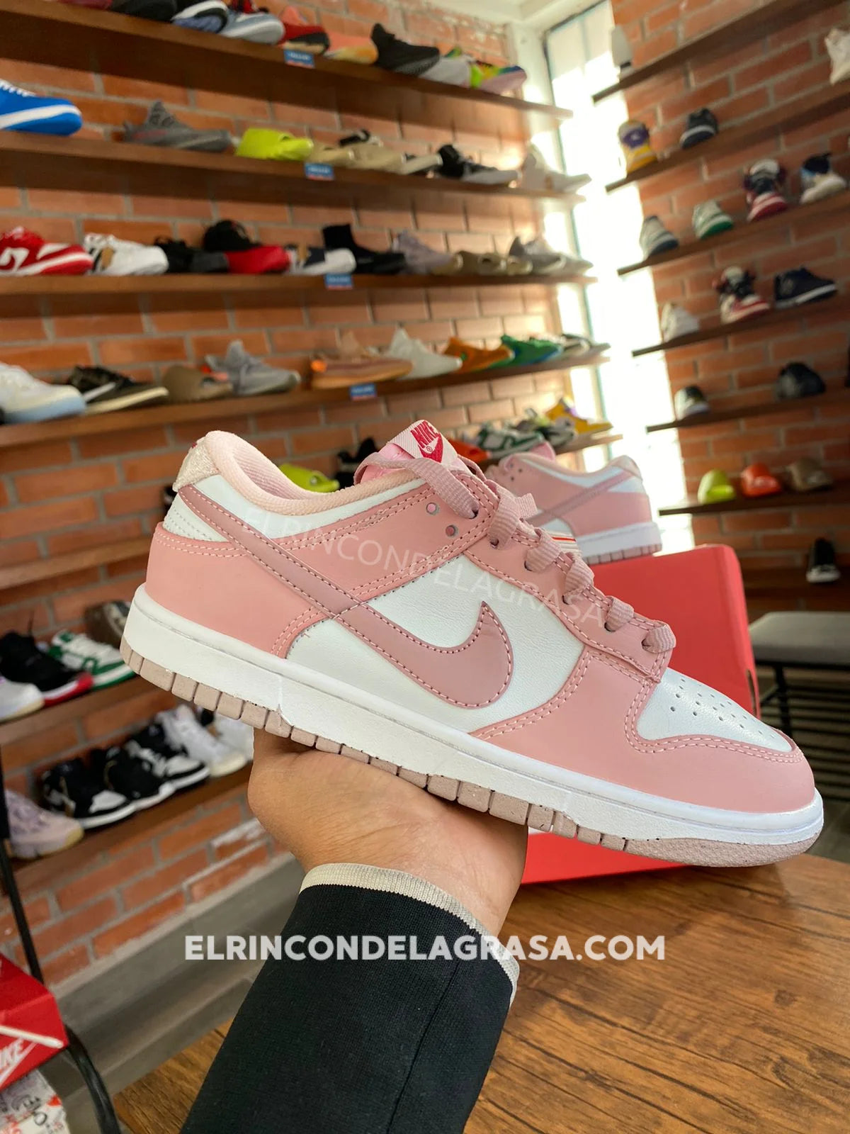 Sb Dunk Pink Love Sneakers