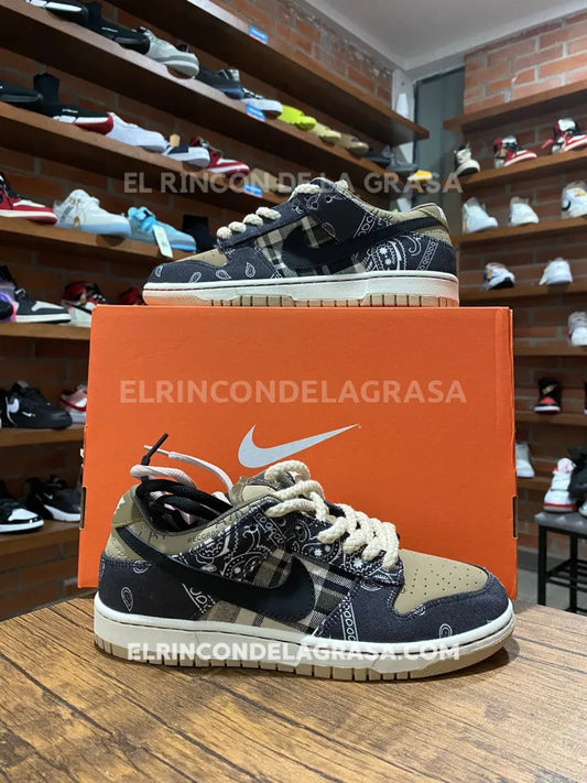 Sb Dunk Travis Scott Sneakers