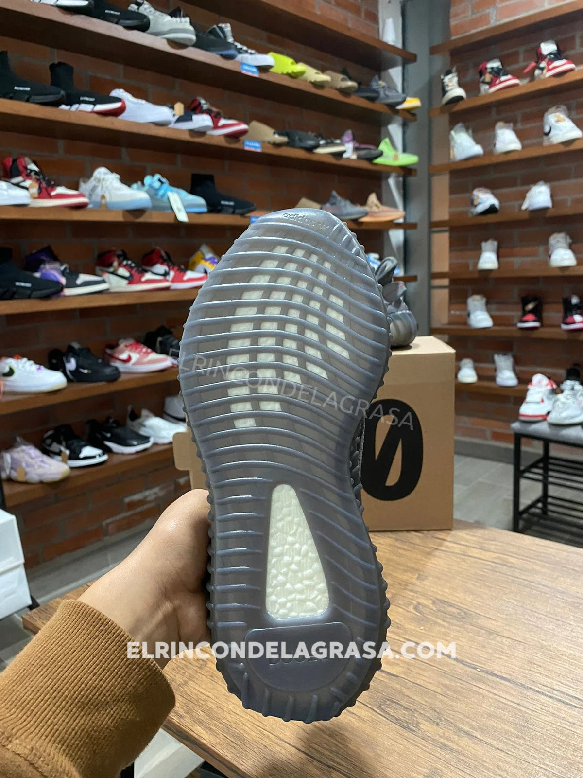 Yeezy 350 Beluga V1 Sneakers