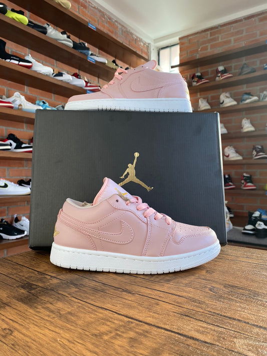 Jordan 1 low pink