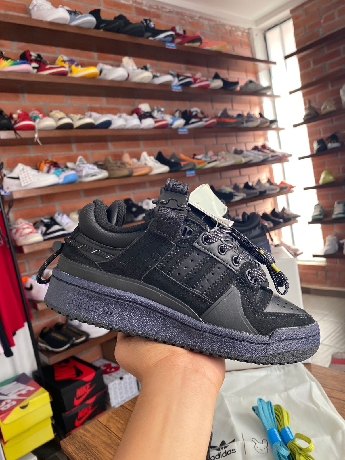 Adidas forum bad bunny negro